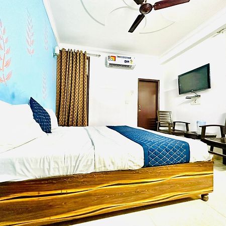 Hotel Galaxy Inn Near Delhi International Airport Neu-Delhi Exterior foto