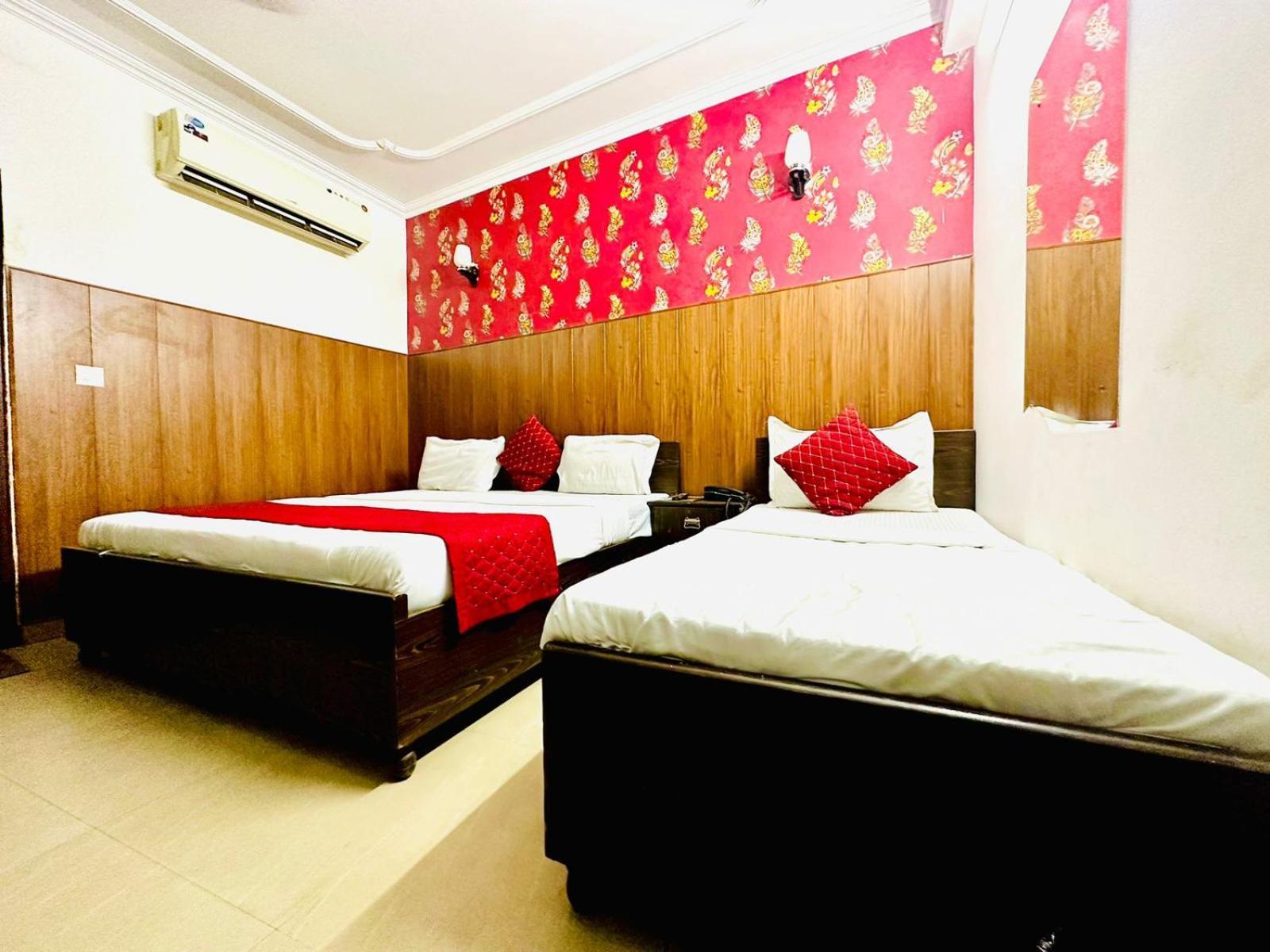 Hotel Galaxy Inn Near Delhi International Airport Neu-Delhi Exterior foto
