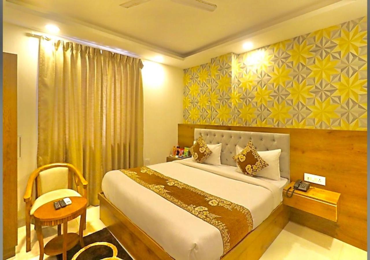 Hotel Galaxy Inn Near Delhi International Airport Neu-Delhi Exterior foto
