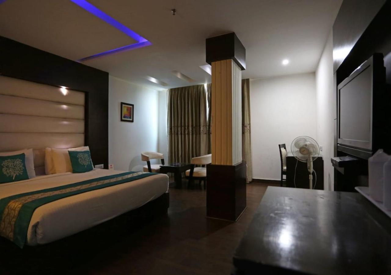 Hotel Galaxy Inn Near Delhi International Airport Neu-Delhi Exterior foto